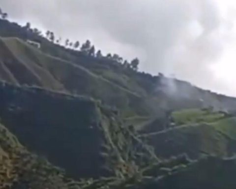 Hosting with military -based explosives leaves an injured soldier