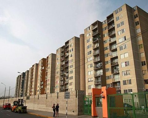 Housing price retreated 3.3% in the second quarter