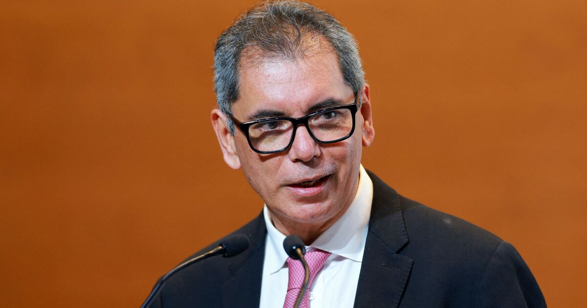 How sensitive is the 2026 budget to changes in the dollar?