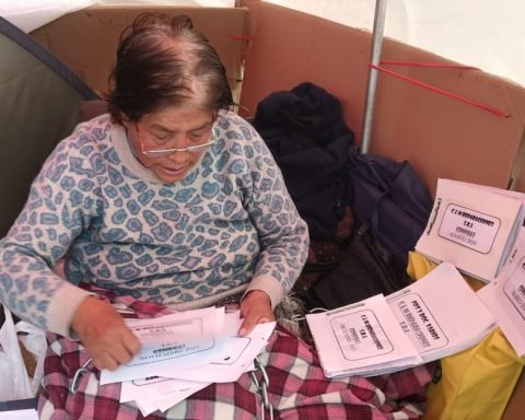 Huancayo: The Ombudsman's Office brakes attempt to be evicted as a chained supplier (video)