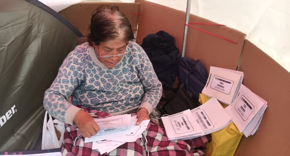 Huancayo: The Ombudsman's Office brakes attempt to be evicted as a chained supplier (video)