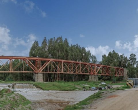 Huancayo: teenager falls from the Chachas bridge and remains in ICU