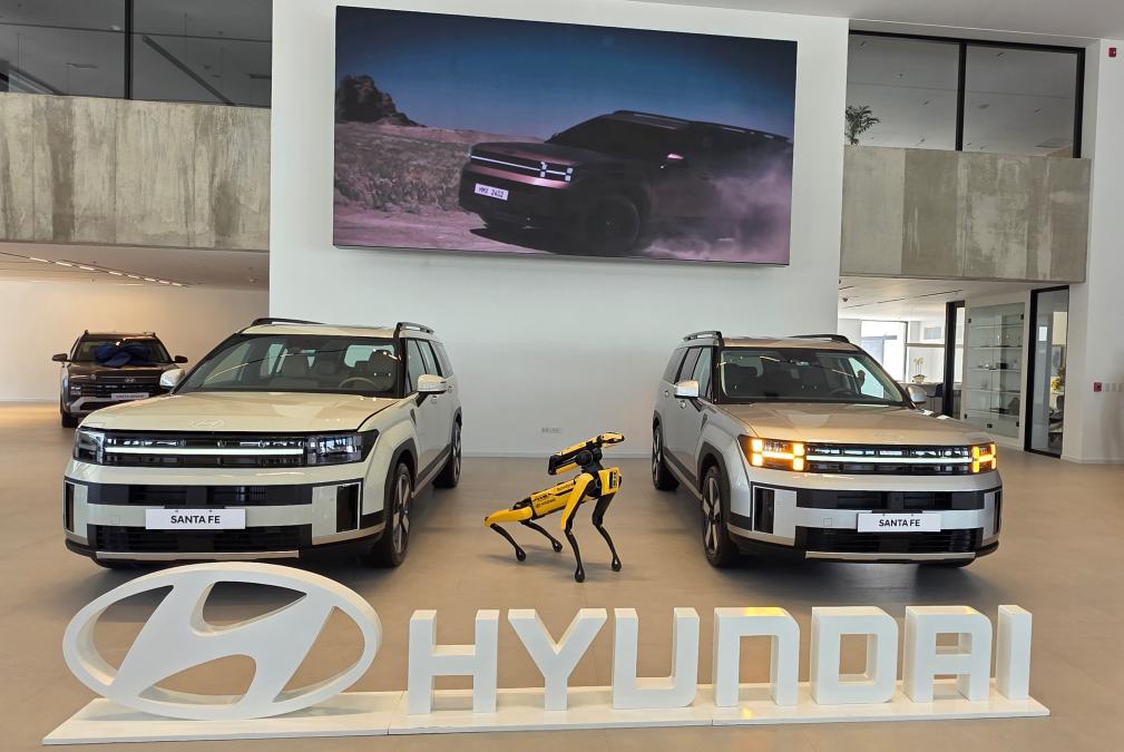 Hyundai presents the totally new Santa Fe hybrid, with a daring optimized design for outdoor life styles