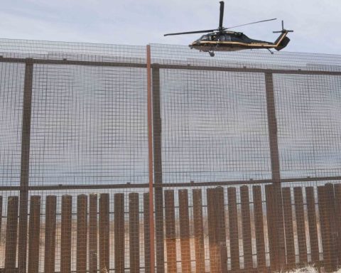 ICE agent kills Mexican in Chicago