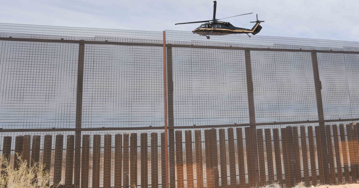 ICE agent kills Mexican in Chicago