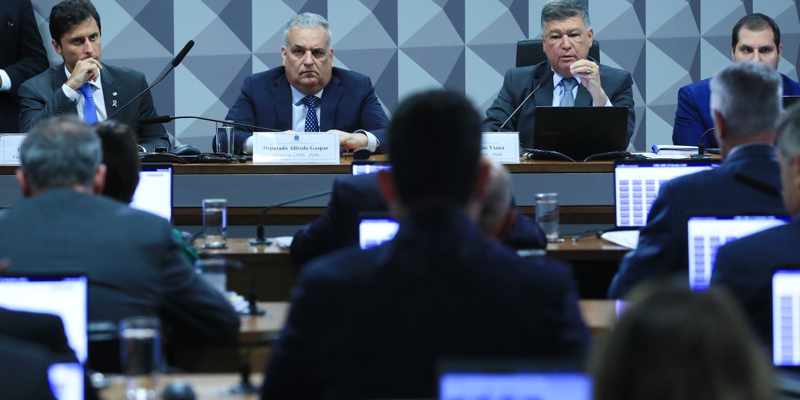 INSS CPMI approves calling relatives and members of investigated