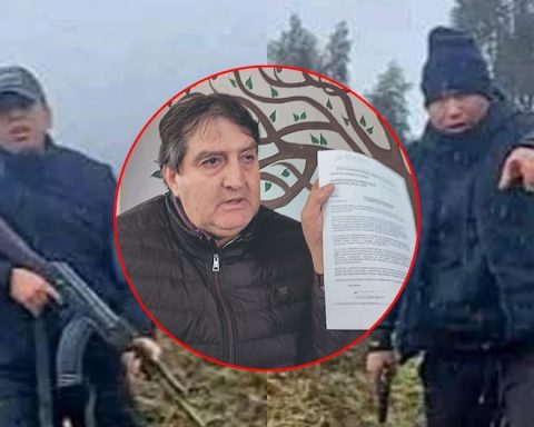 "Illegal coca merchants recorded police reporting them as criminals"