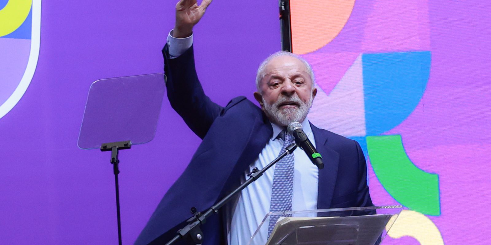 In conference, Lula says authoritarianism fears women