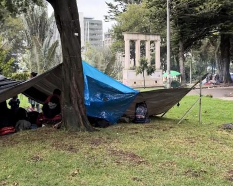 Indigenous Emberá settled in the National Park began return to their territories