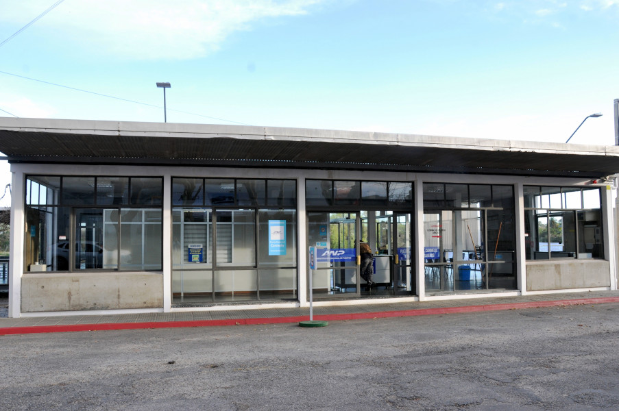 Initiative for a new passenger terminal in Carmelo and without captain