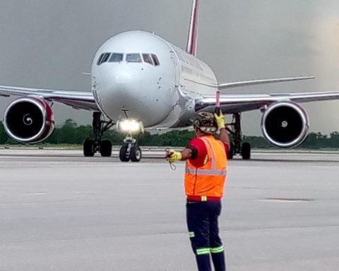 It was expected on the deportee flight this Thursday, but former Judge Melody González is still in the US