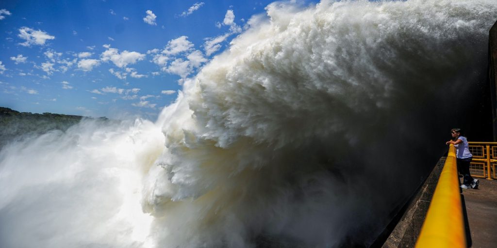 Itaipu hydroelectric dam reaches the milestone of 3.1 billion MWh produced