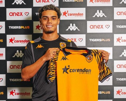 Joao Mendes, son of Ronaldinho, presented in England