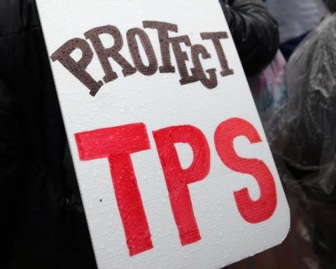 Judge orders Trump to restore TPS for Venezuelans and Haitians