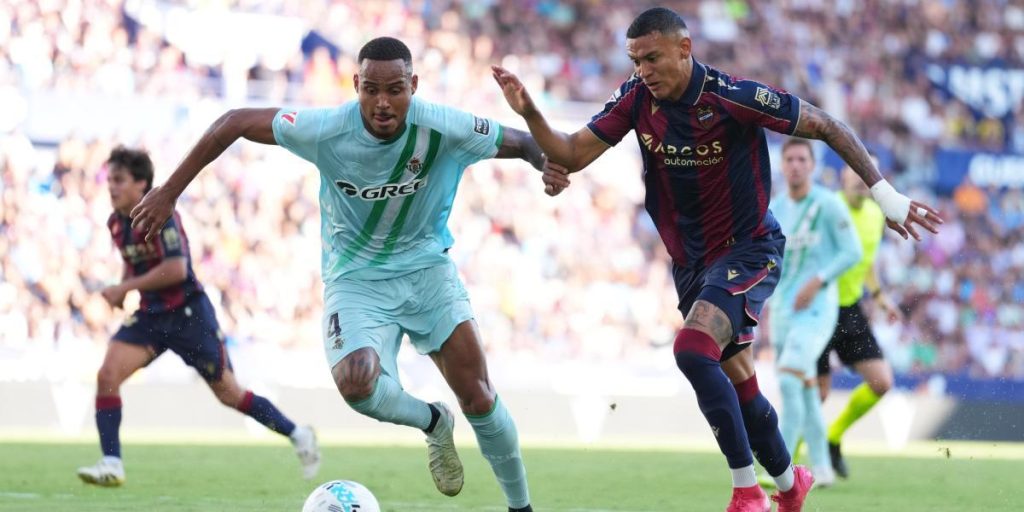 Kervin Arriaga, first Honduraño to play with Levante