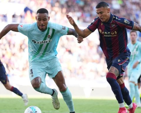 Kervin Arriaga, first Honduraño to play with Levante