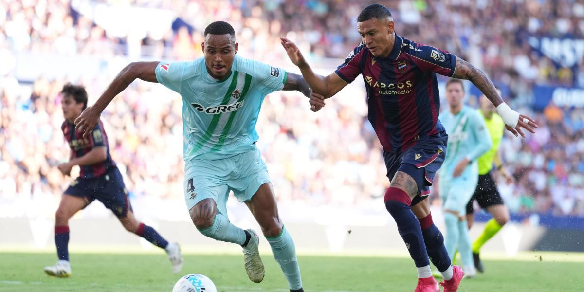 Kervin Arriaga, first Honduraño to play with Levante