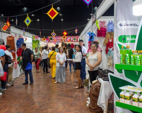 La Paz offers the best of its production in Expocruz with a hundred exhibitors