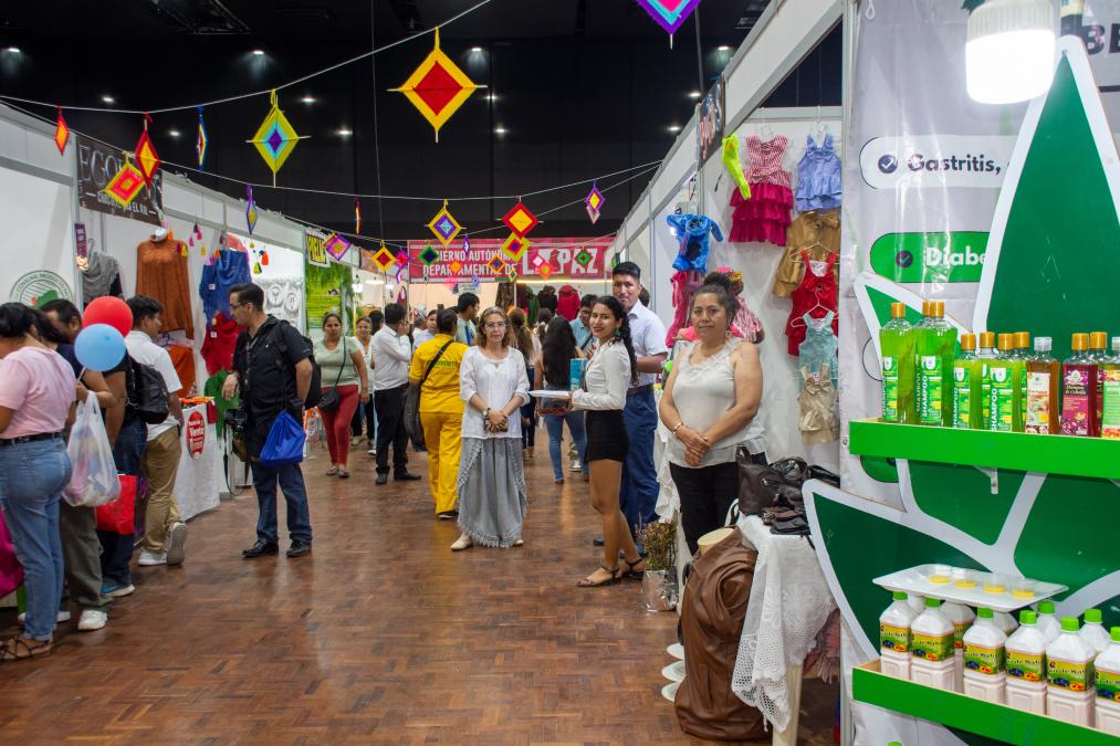 La Paz offers the best of its production in Expocruz with a hundred exhibitors