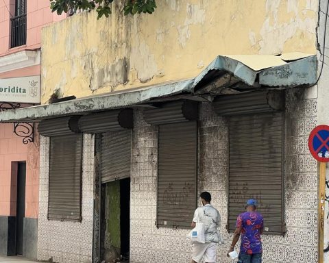 La Zaragoza, a gastronomic temple of Havana turned into ruin and public bathroom