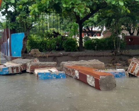 Landslides, closure of teaching activities and reservoirs favored by heavy rains in east of Cuba