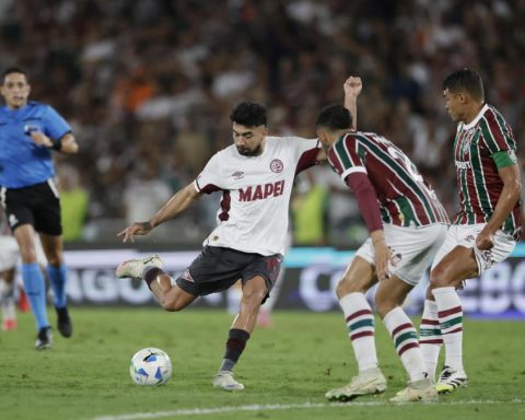 Lanús resists in the Maracana and gets into the semifinals