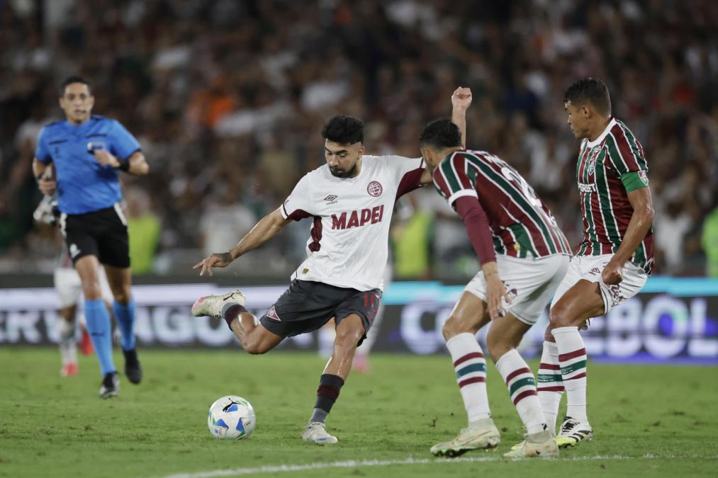 Lanús resists in the Maracana and gets into the semifinals