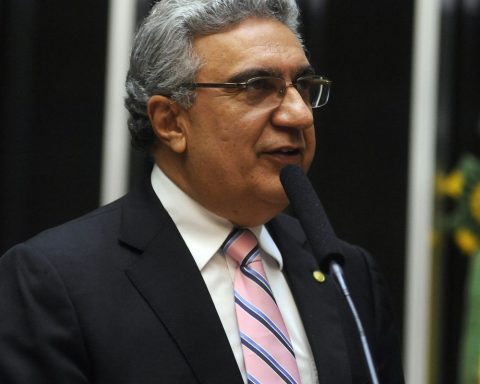 Laurez Moreira assumes government of Tocantins and dismisses secretaries