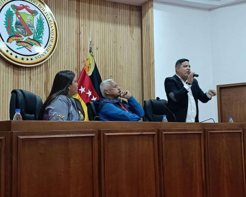 Legislators of Miranda approve the Defense Agreement of Sovereignty