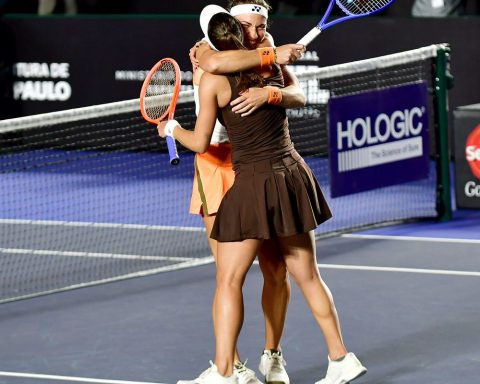 Luisa Stefani and Timea Babos won title of pairs at SP Open