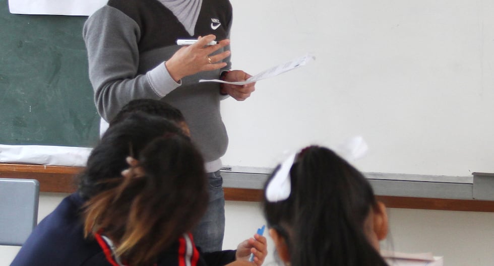 MINEDU separates more than 2,100 teachers and administrators processed by serious crimes