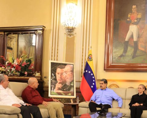 Maduro: Cuba and Venezuela face a hybrid war and imperial aggression