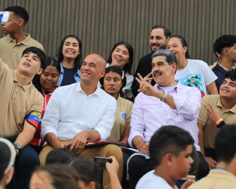 Maduro: You have to critically educate youth
