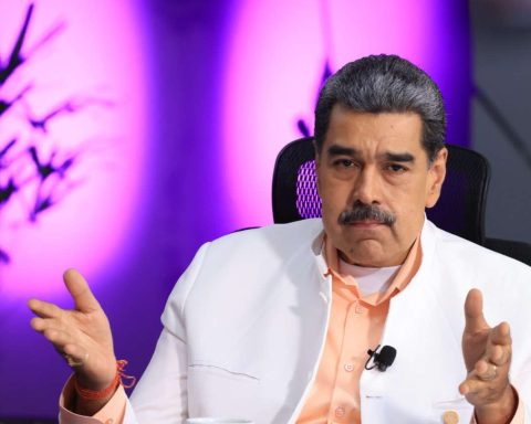 Maduro highlights consultation advances on external shock decree