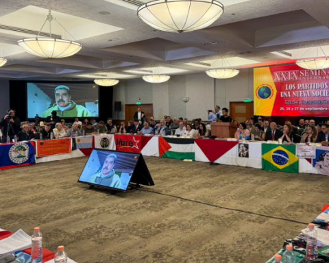 Maduro participated in the XXIX International Seminary: the parties and a new society