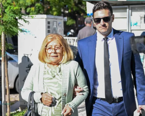 Maradona sisters prosecuted