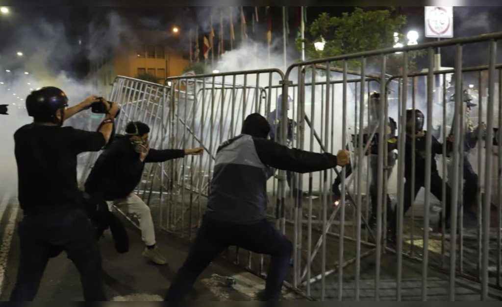 March 'Generation Z': An older adult and a woman are injured after repression of the PNP