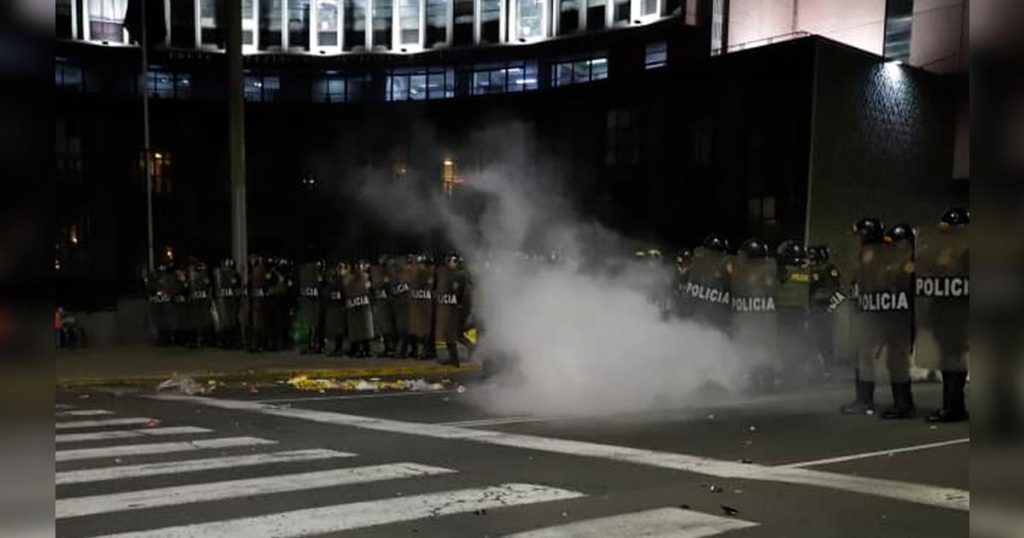 March Z: PNP begins to launch the first tear pumps against protesters in AV. ABANCAY