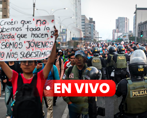 March of the 'generation Z': What is known as a third date of demonstrations in the center of Lima?