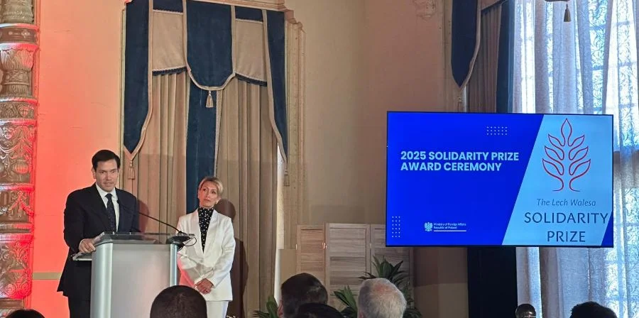 Marco Rubio durante su intervención en la ceremonia de entrega del Premio Solidaridad Lech Wałęsa a Berta Soler, celebrada este martes en Miami