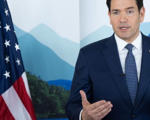 Marco Rubio visits Mexico in the middle of US pressures