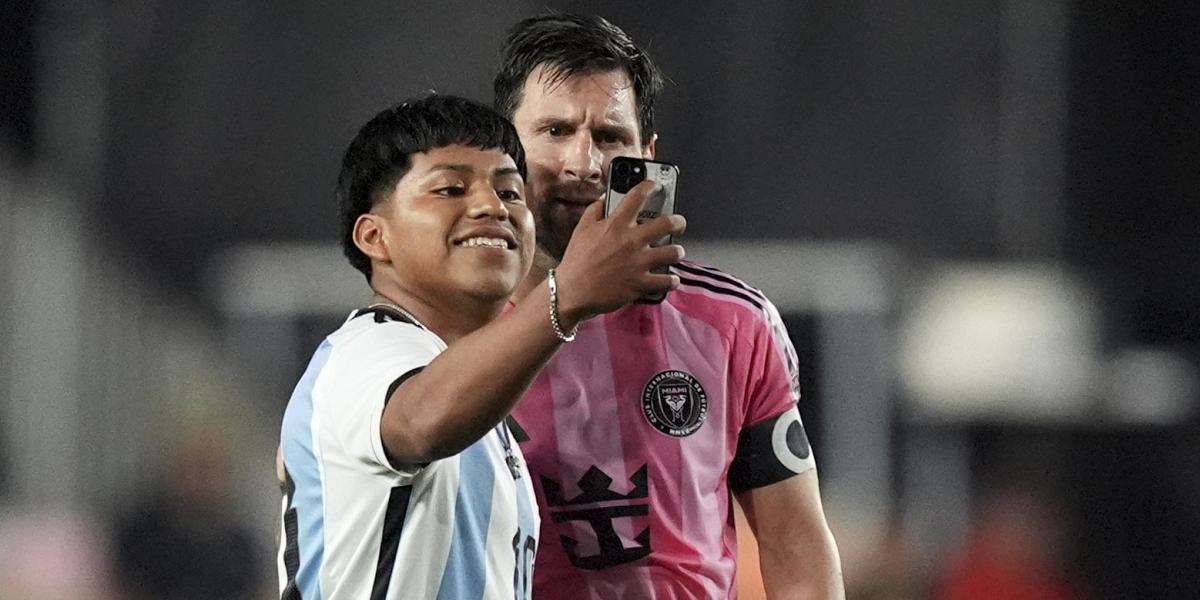 Mascherano: "Another normal Messi night"