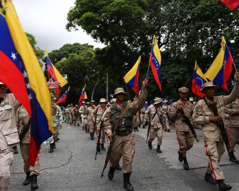 Meléndez champied communal squads