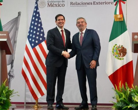 Mexico and EU 'squeeze' to cartels: they go through tunnels, financial flow and drugs