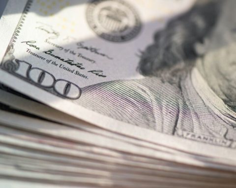 Mexico winks the money that came abroad to return