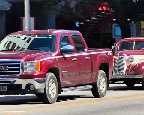 Miami-Dade will sanction companies involved in unauthorized businesses with Cuba