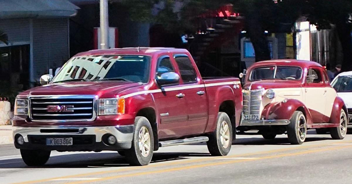 Miami-Dade will sanction companies involved in unauthorized businesses with Cuba