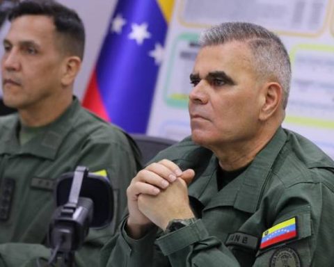 Militarian communal units are a monolithic block to defend sovereignty