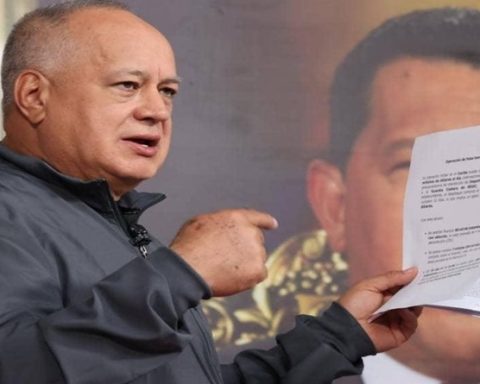 Military attack in the Caribbean Improvisation evidence and US government failure.