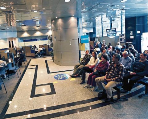 Minimum pension will be for affiliates of the public and private system